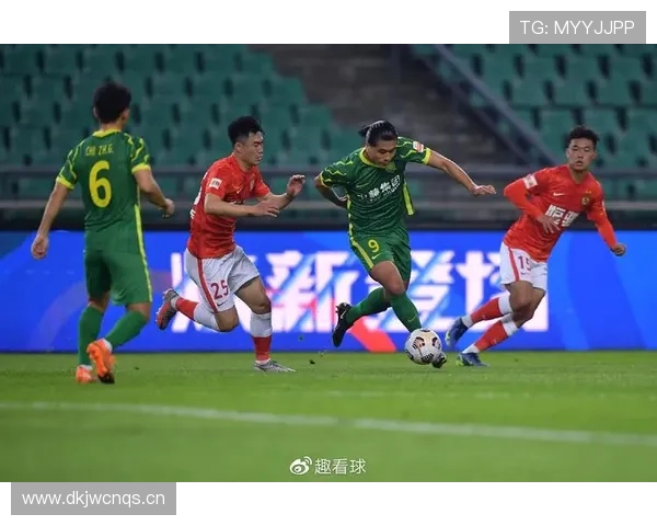 中超赛事精彩直播全面开启，激情对决不容错过 - 副本 (3)